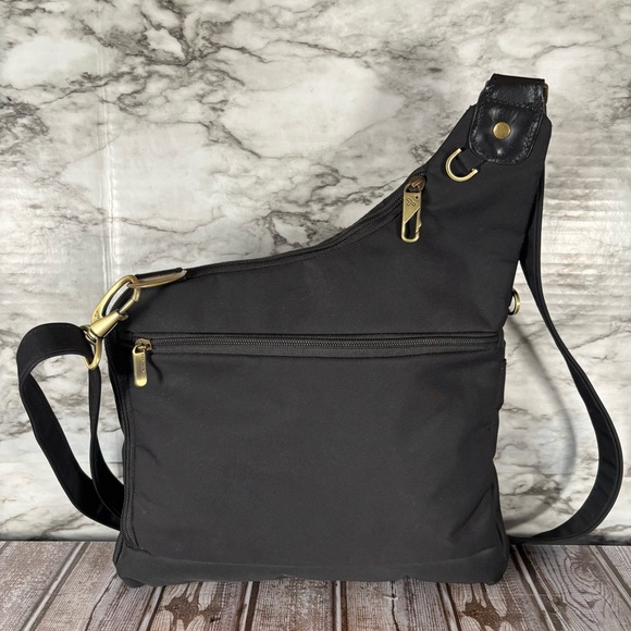 Travelon Crossbody Shoulder Purse Black Nylon Turnlock Hiking Travel Bag - Picture 3 of 13